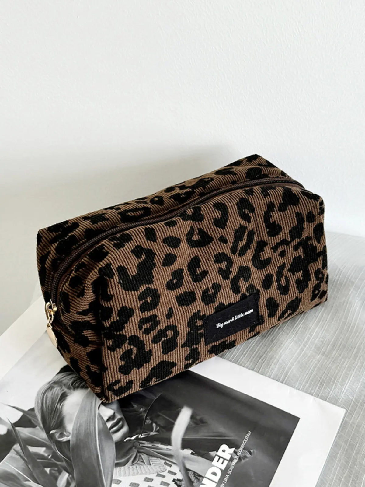 Leopard Print Makeup Bag, Large-Capacity Cosmetic Storage Pouch, Sexy Style Vanity Purse, Cosmetic Travel Bag, Lipstick Organizer for All Season, Portable Makeup Pouch, Travel Cosmetic Bags