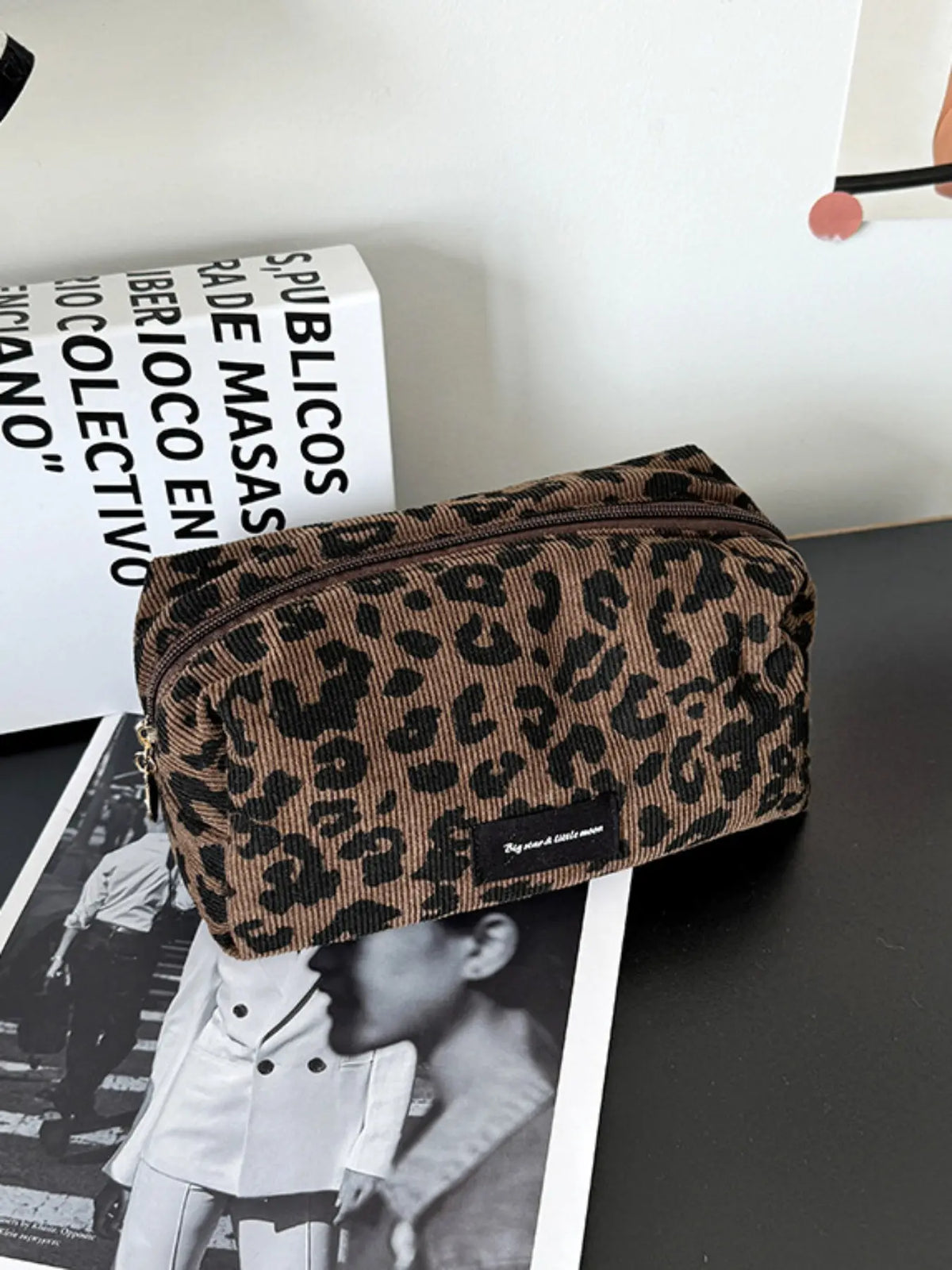 Leopard Print Makeup Bag, Large-Capacity Cosmetic Storage Pouch, Sexy Style Vanity Purse, Cosmetic Travel Bag, Lipstick Organizer for All Season, Portable Makeup Pouch, Travel Cosmetic Bags