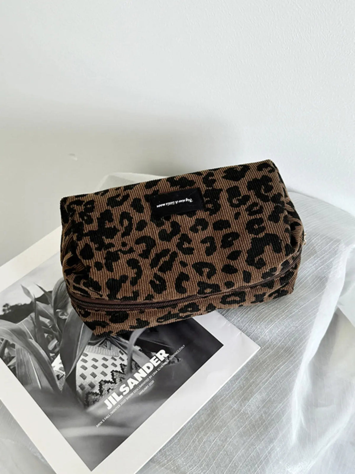 Leopard Print Makeup Bag, Large-Capacity Cosmetic Storage Pouch, Sexy Style Vanity Purse, Cosmetic Travel Bag, Lipstick Organizer for All Season, Portable Makeup Pouch, Travel Cosmetic Bags