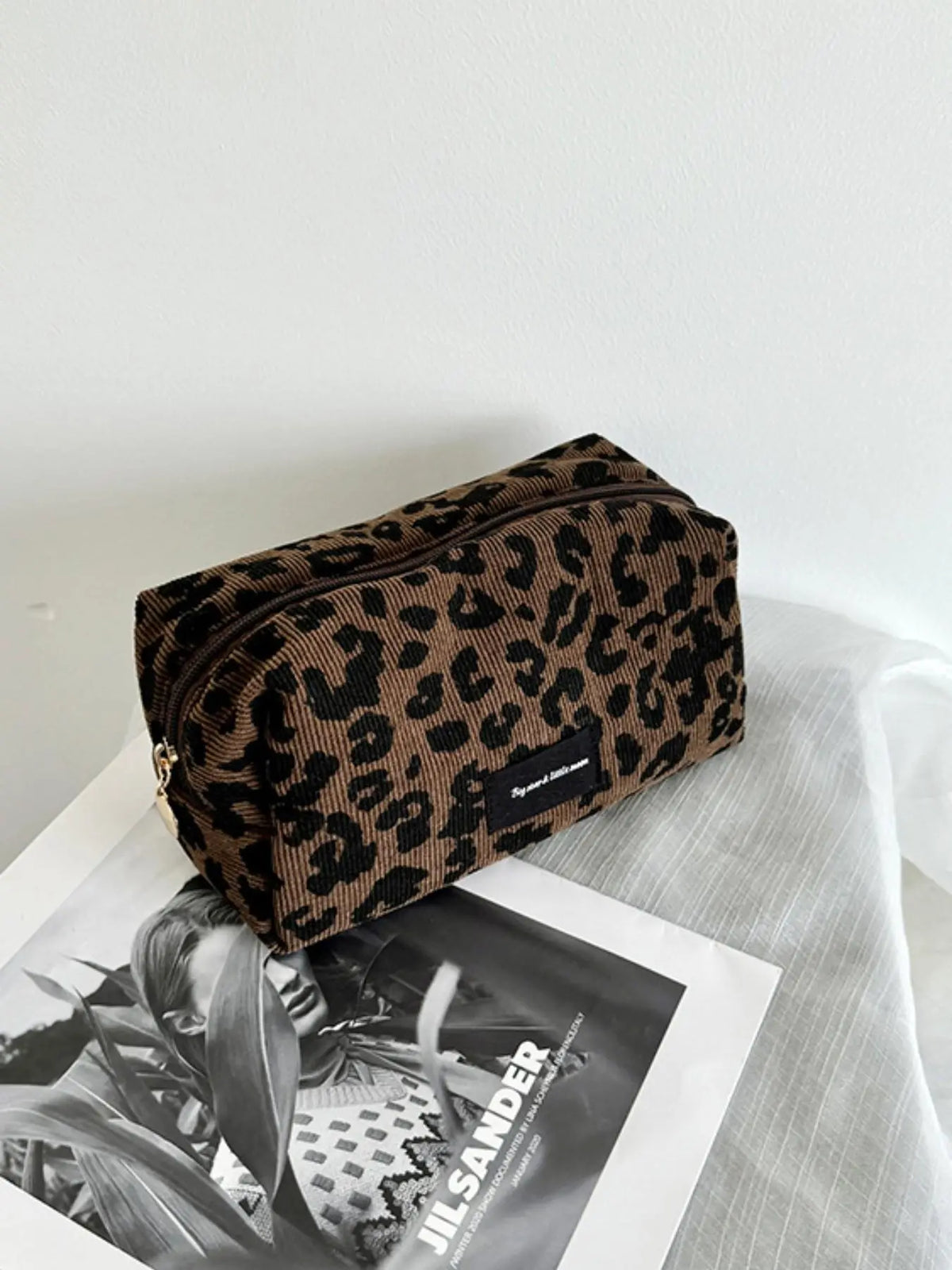 Leopard Print Makeup Bag, Large-Capacity Cosmetic Storage Pouch, Sexy Style Vanity Purse, Cosmetic Travel Bag, Lipstick Organizer for All Season, Portable Makeup Pouch, Travel Cosmetic Bags
