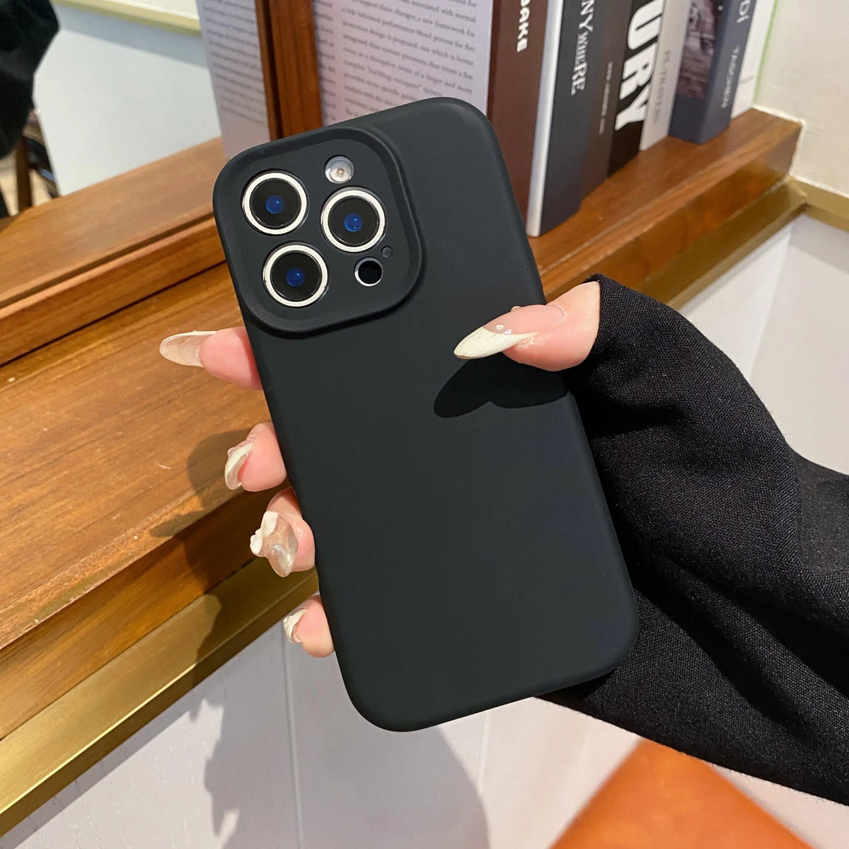 Minimalist Solid Color Liquid Silicone Phone Case Suitable for Iphone 17 Pro Max 17 Air 16 15 14 13 12 Pro Max 16 15 14 Plus, with Soft and Luxurious Design, Providing High Depth Lens Protection Phone Protective Cover Smartphone Cover
