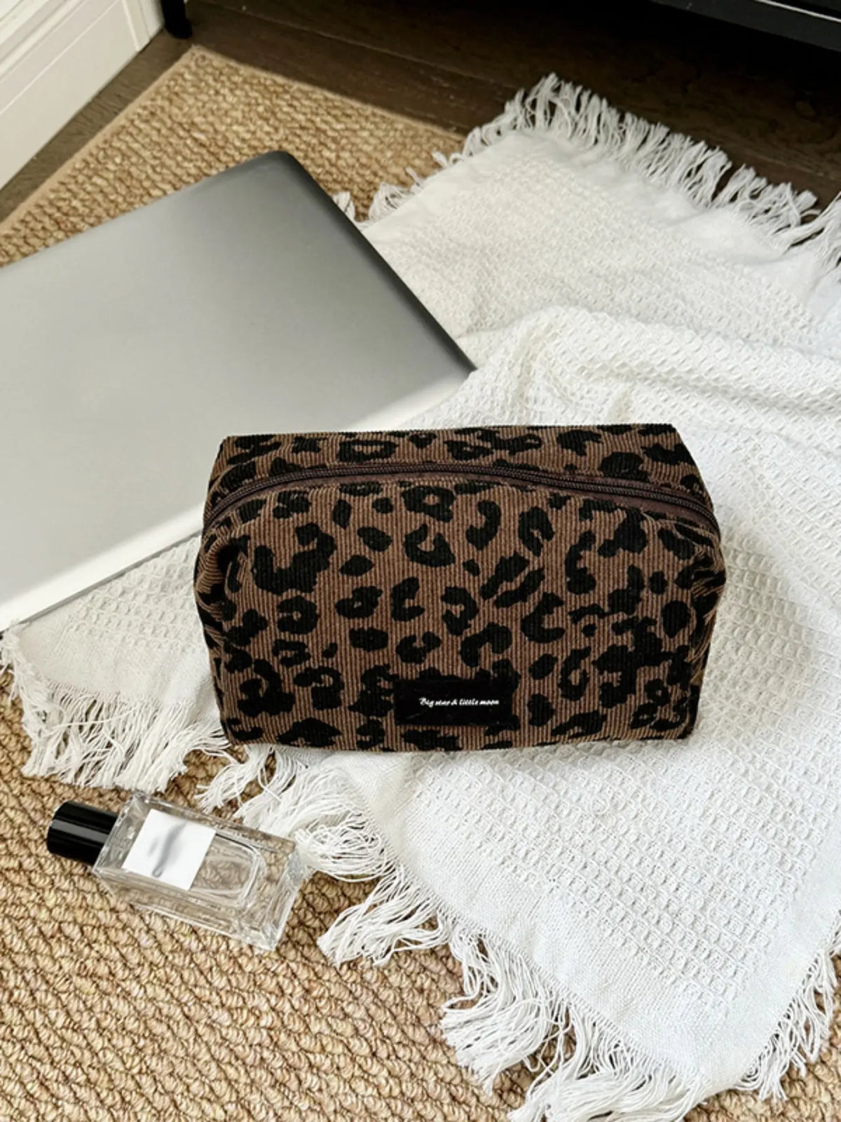 Leopard Print Makeup Bag, Large-Capacity Cosmetic Storage Pouch, Sexy Style Vanity Purse, Cosmetic Travel Bag, Lipstick Organizer for All Season, Portable Makeup Pouch, Travel Cosmetic Bags